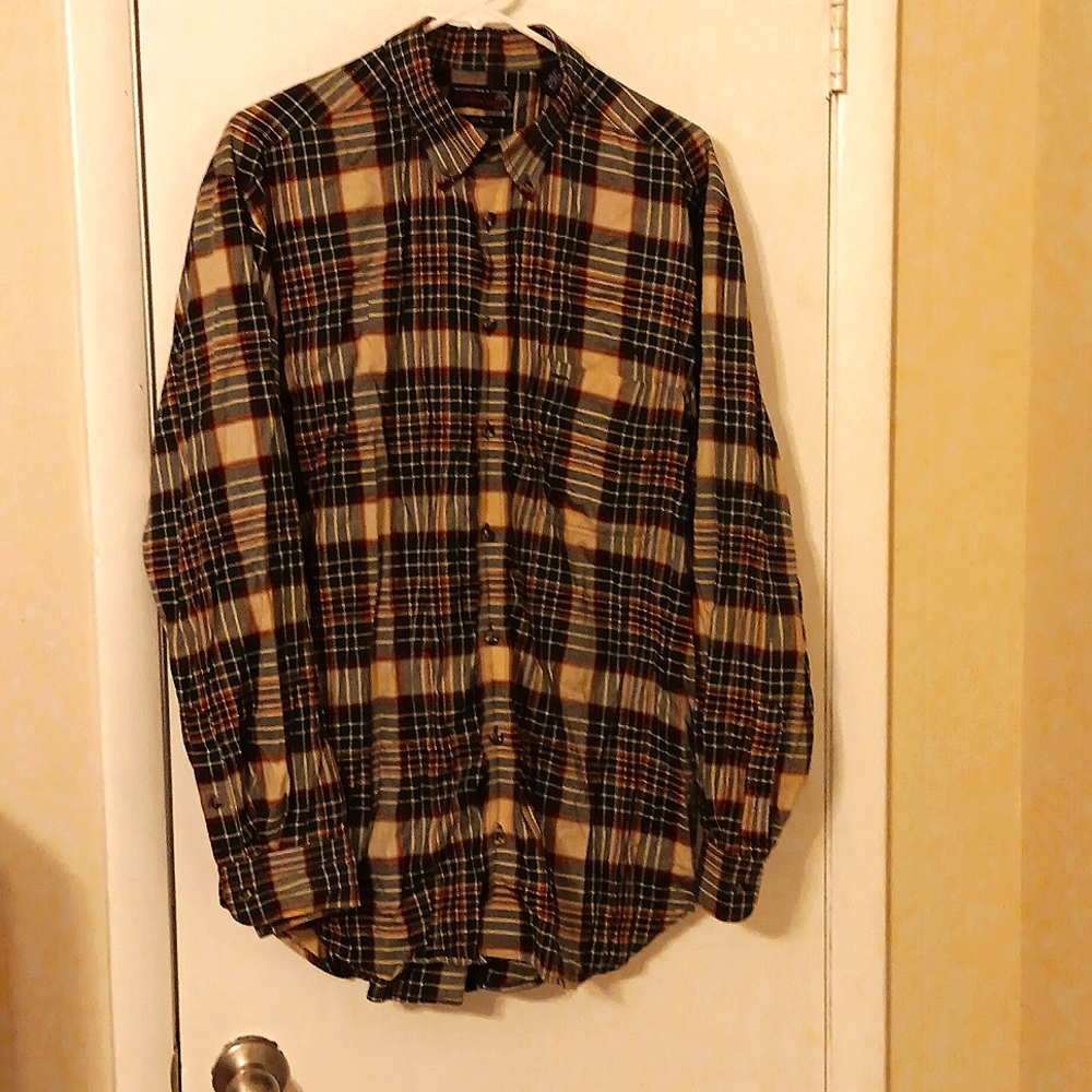 Roundtree & York Collection men's dress shirt
